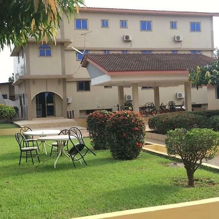 Luxury West Hotel Adenta Luaran gambar