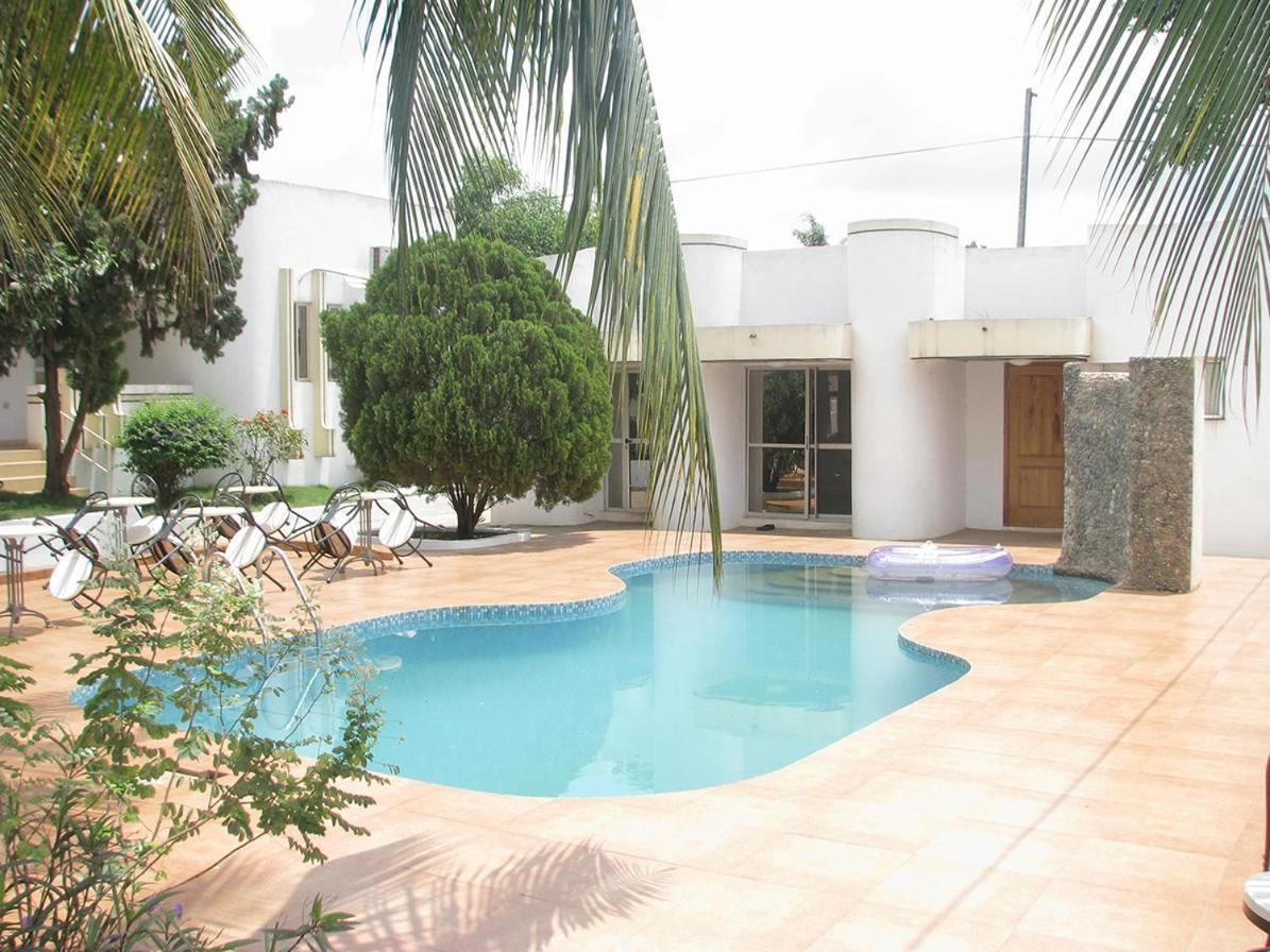 Luxury West Hotel Adenta Luaran gambar